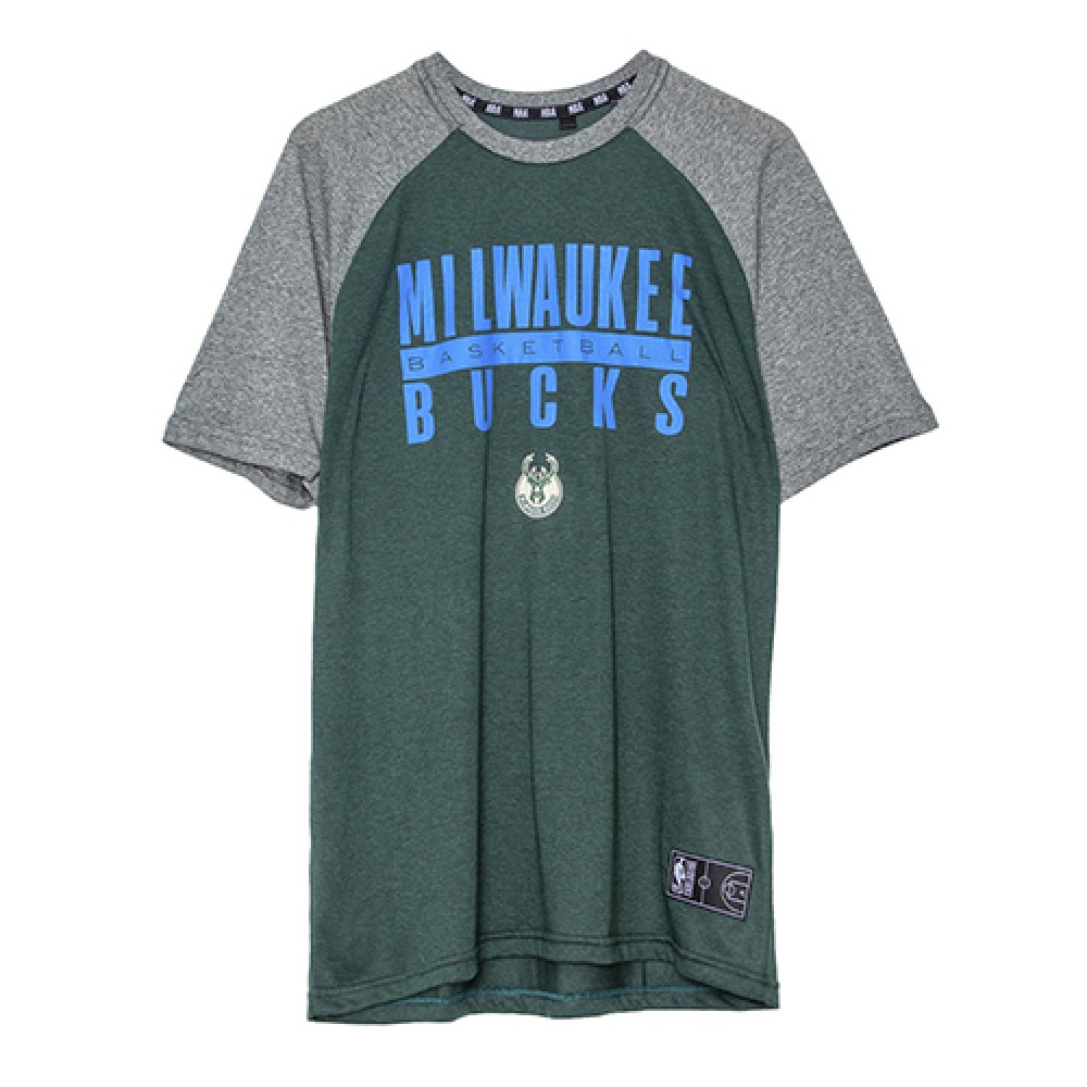 Camiseta Básica Masculina Estampada Milwaukee Bucks Verde - NBA